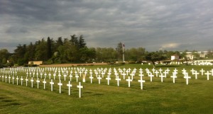 Vue du carré D à la nécropole nationale de la Doua