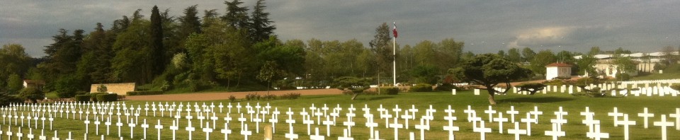 Vue du carré D à la nécropole nationale de la Doua